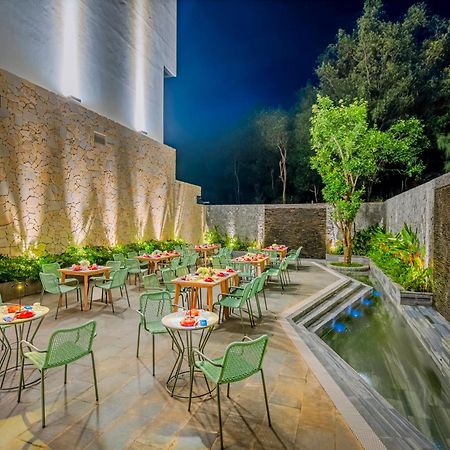 Poseido Hotel Quang Binh Донгхой Экстерьер фото