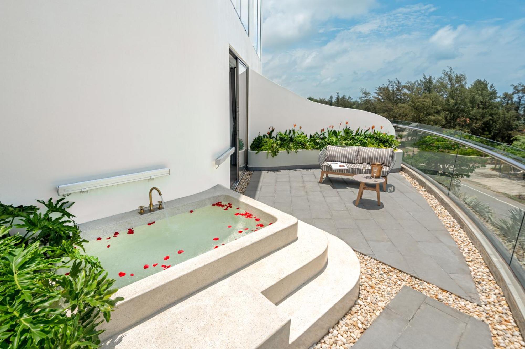 Poseido Hotel Quang Binh Донгхой Экстерьер фото