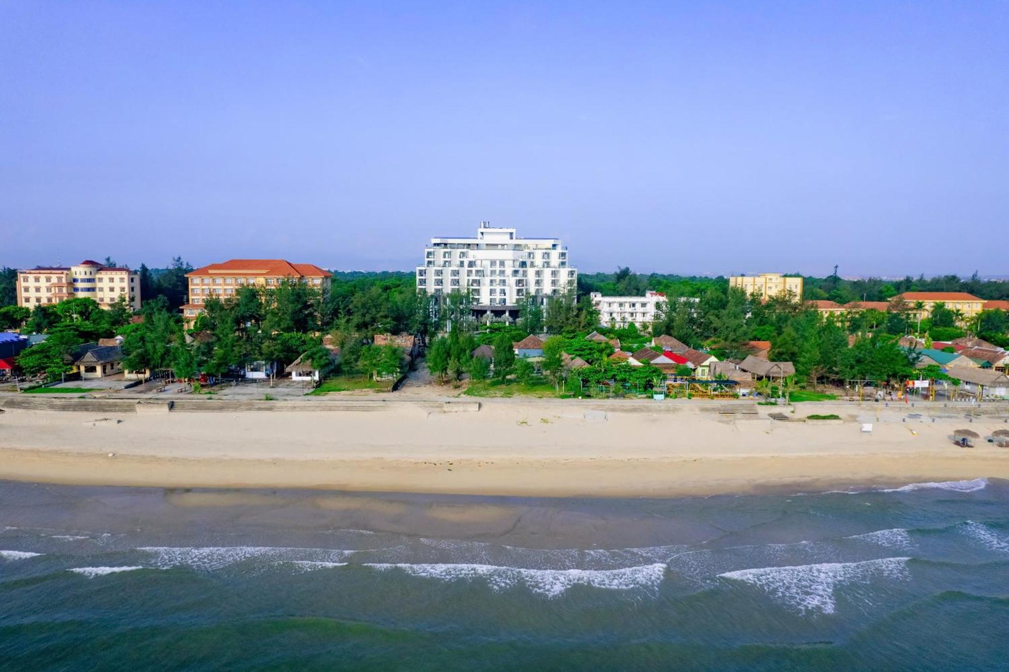 Poseido Hotel Quang Binh Донгхой Экстерьер фото